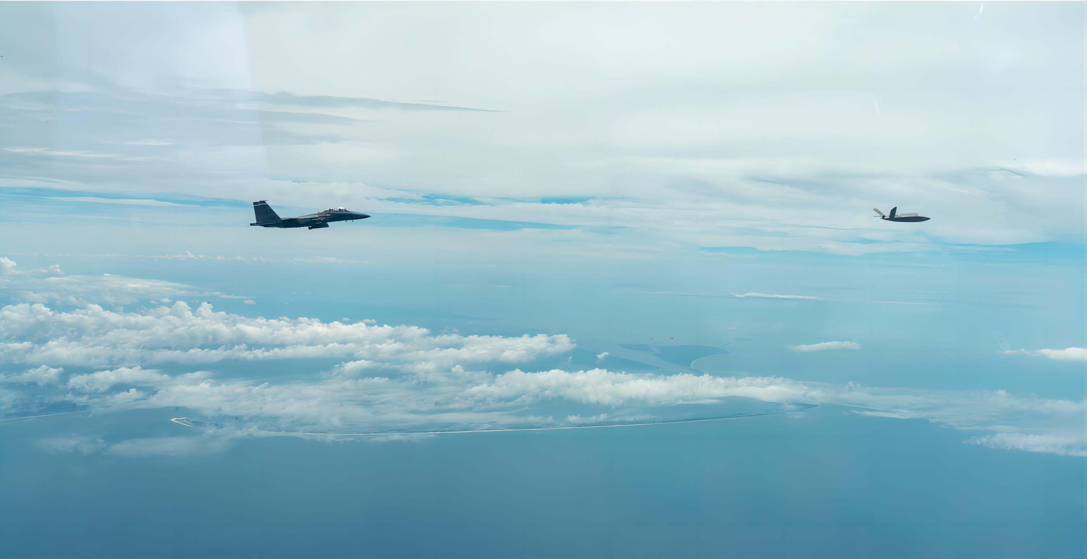 20230804美国空军首次用人工智能驾驶XQ-58A.jpg